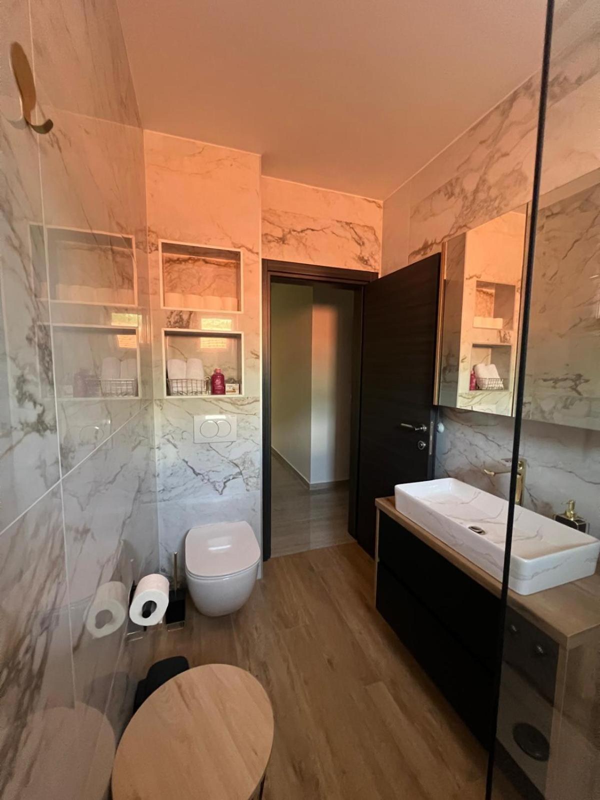 Apartmani Karla Paklenica Стариград-Паклениця Екстер'єр фото
