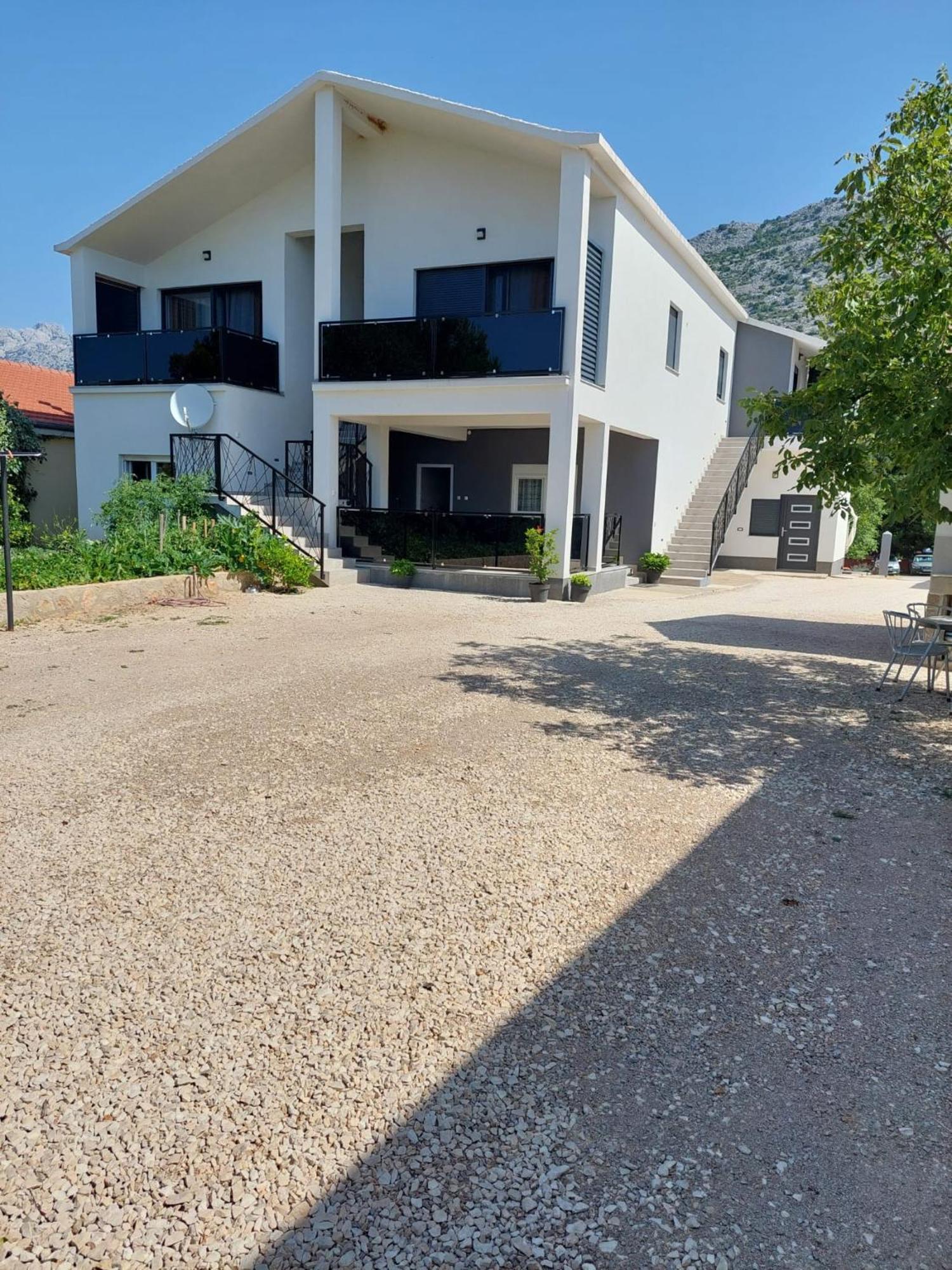 Apartmani Karla Paklenica Стариград-Паклениця Екстер'єр фото