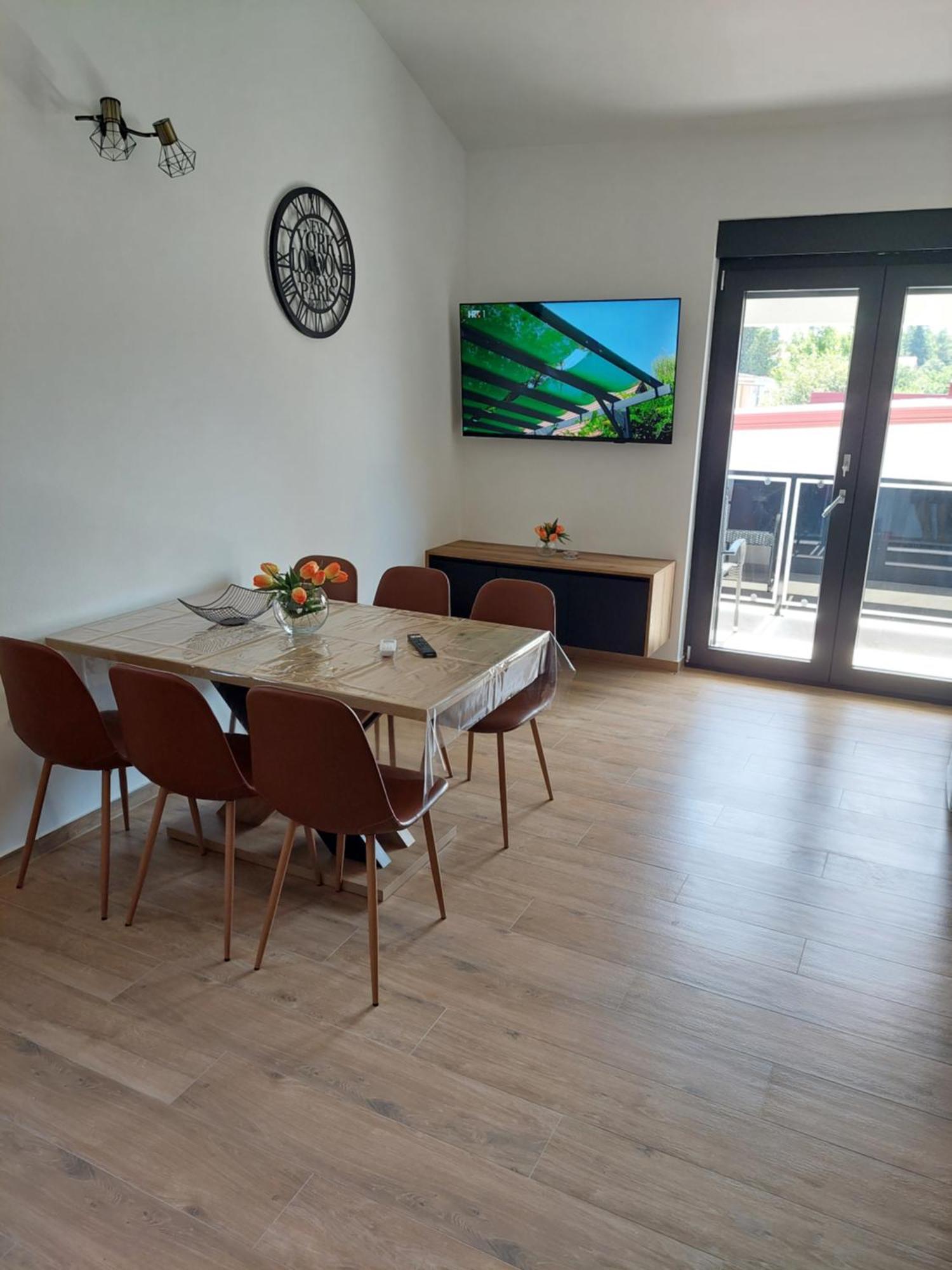 Apartmani Karla Paklenica Стариград-Паклениця Екстер'єр фото