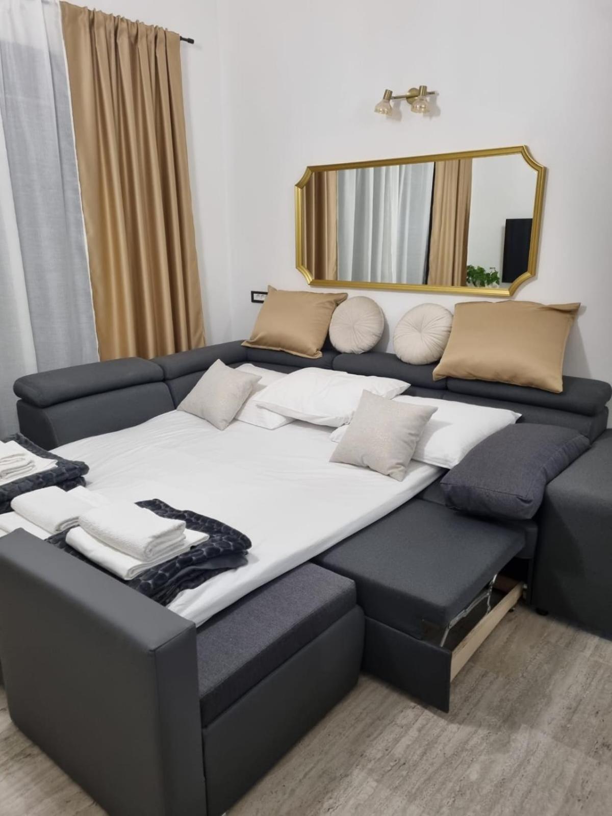 Apartmani Karla Paklenica Стариград-Паклениця Екстер'єр фото